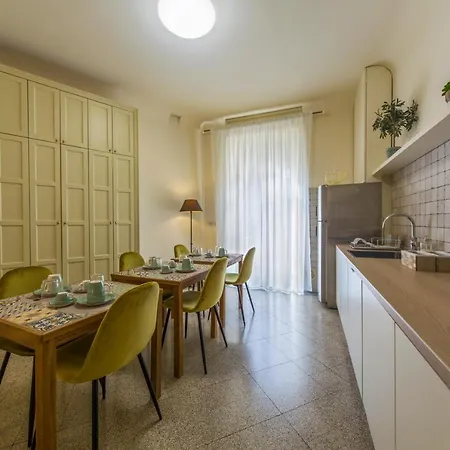 Bed & Breakfast Rota's House 2*